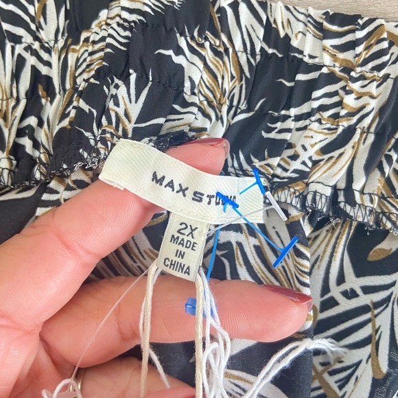 Max Studio Tropical Floral Wide Leg Crop Pants Size 2X Black Cream Pull On NWT - Picture 9 of 12